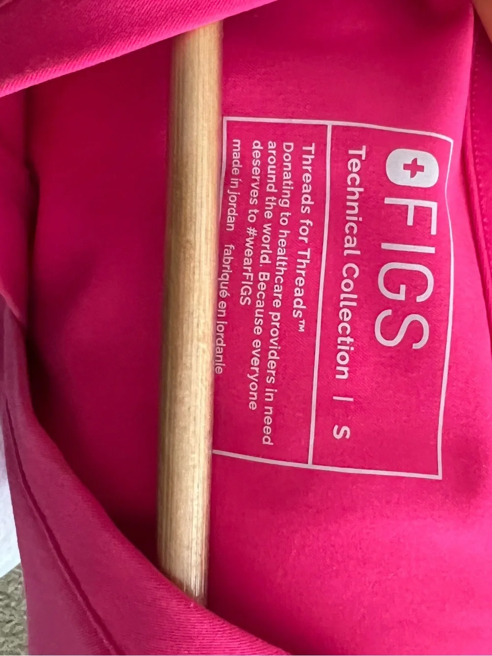 Figs shocking pink set - Picture 3 of 4